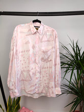 Load image into Gallery viewer, Vintage viscose shirt soft pink white crazy print pattern long sleeve button up RGV women L unisex men M-L
