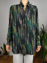 Load image into Gallery viewer, Vintage blouse black green zigzag stripe print pattern long sleeve button up shirt M
