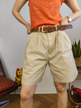 Load image into Gallery viewer, Vintage cotton shorts beige bermuda beige Wallawan 30 S
