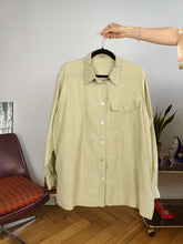 Load image into Gallery viewer, Vintage 100% silk shirt blouse mint sage green long sleeve button up plain Gira Puccino 46 L
