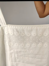Load image into Gallery viewer, Vintage cotton spaghetti strap top white sleeveless floral embroidery 42 M-L
