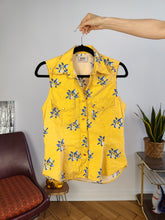 Load image into Gallery viewer, Vintage Lee sleeveless vest top cotton floral flower print pattern button up yellow S
