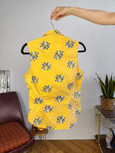 Load image into Gallery viewer, Vintage Lee sleeveless vest top cotton floral flower print pattern button up yellow S
