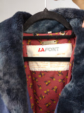 Load image into Gallery viewer, Vintage winter jacket S | Lafont 90s faux fur collar ski padded blue navy coat women S
